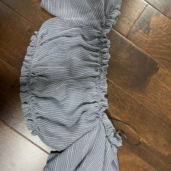 Pull & Bear Off the Shoulder Top - Picture 2 of 3